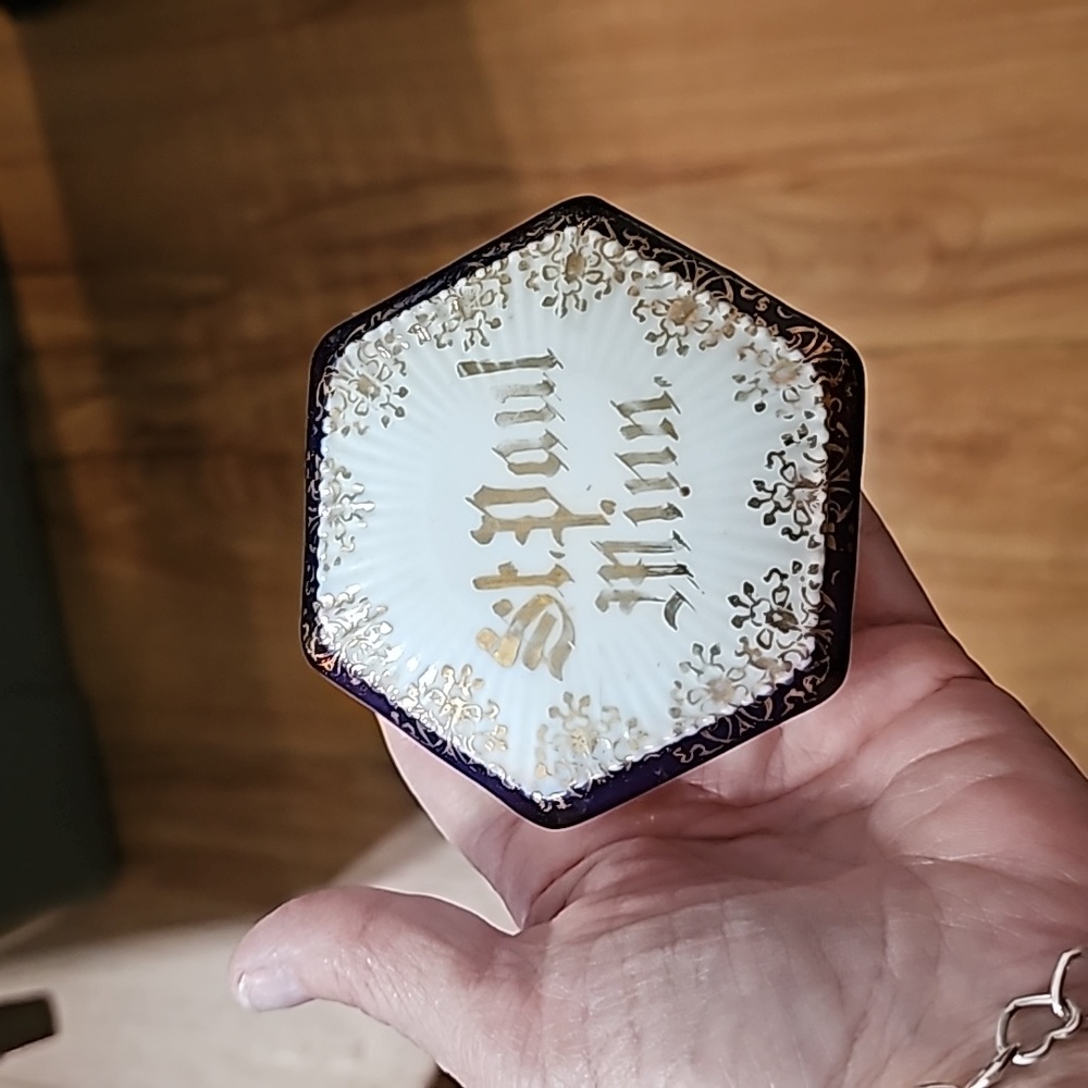 Trinket box